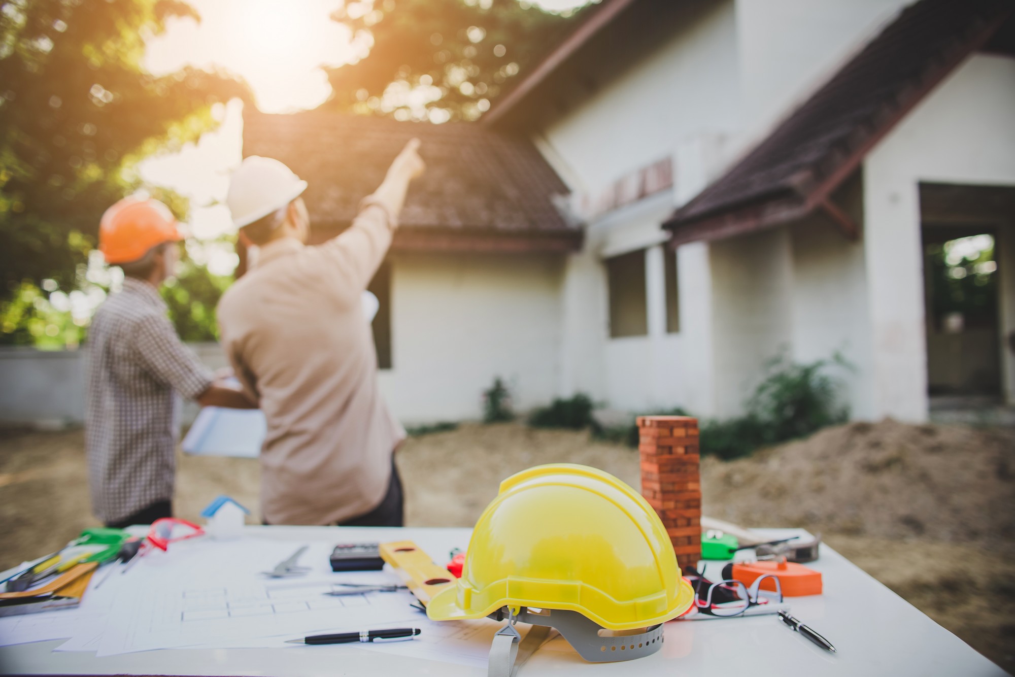 Il cliente può acquistare tutta la falegnameria necessaria per la Suo progetto: finestre, porte, serrande del garage, tapparelle.