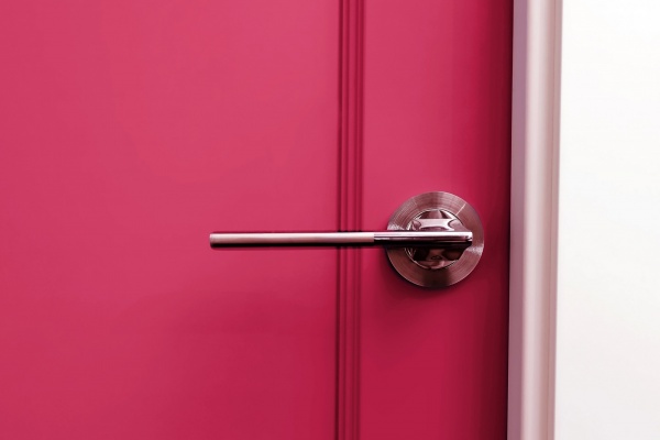 Colore dell'anno 2023 secondo il Pantone - le porte e finestre a colori?