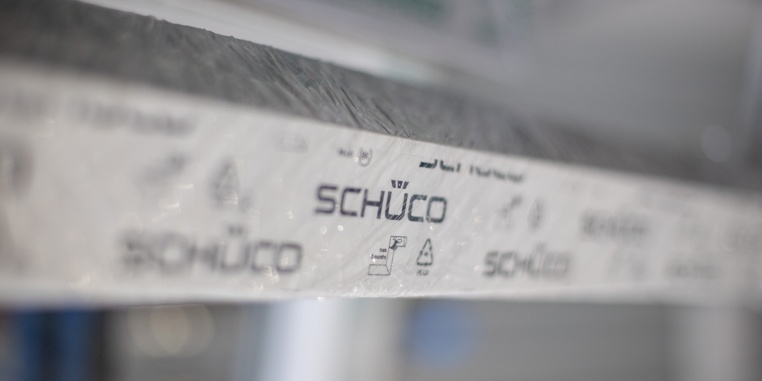 SCHÜCO LIVING 82